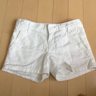 オールドネイビー(Old Navy)のホワイトパンツ ショートパンツ(パンツ/スパッツ)