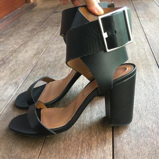 ザラ(ZARA)のZARA WOMAN 37 黒 (サンダル)