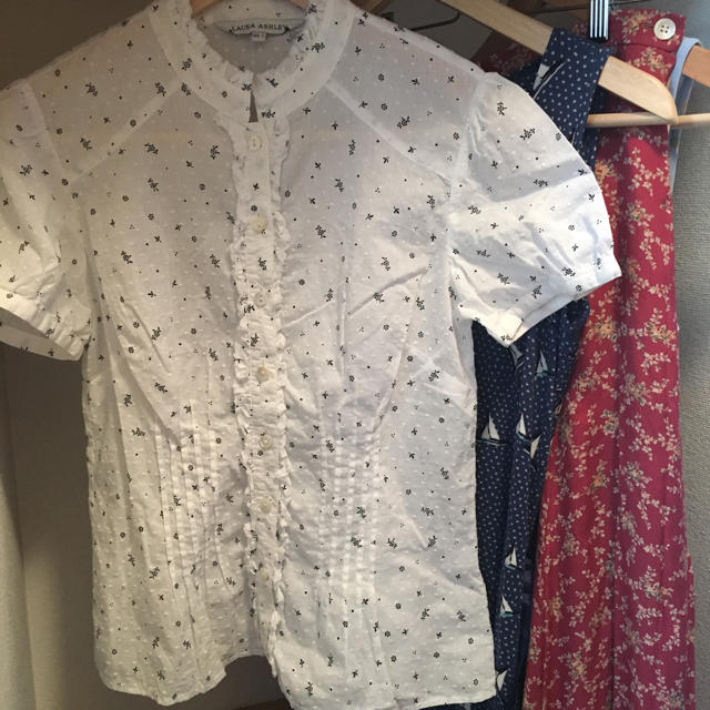 LAURA ASHLEY(ローラアシュレイ)のlauraashley shirt レディースのトップス(シャツ/ブラウス(半袖/袖なし))の商品写真