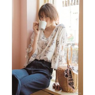 アプワイザーリッシェ(Apuweiser-riche)のtomo♡様専用、新品Apuwaiser-riche 袖ギャザーリボンブラウス(シャツ/ブラウス(長袖/七分))