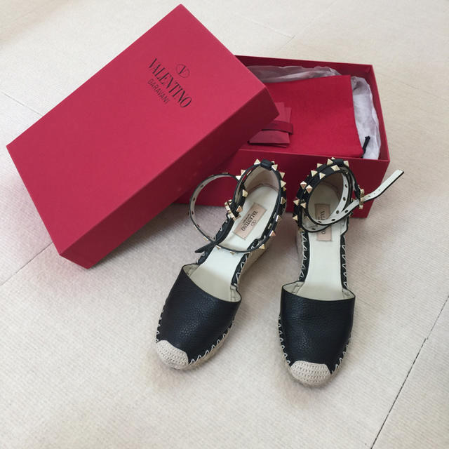 がありませ VALENTINO エスパドリーユの通販 by 只今発送がすぐの商品とお待ち頂く物がございます。ご気軽にコメントください