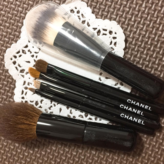 CHANEL(シャネル)のCHANEL ブラシセット コスメ/美容のキット/セット(コフレ/メイクアップセット)の商品写真