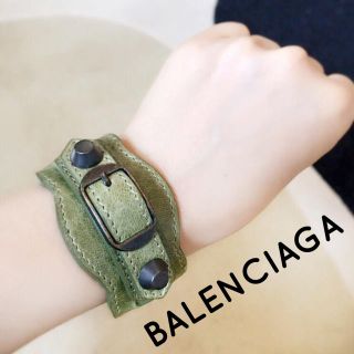 バレンシアガ(Balenciaga)のバレンシアガ 本革 ブレスレット 腕輪 バングル カーキ (ブレスレット/バングル)