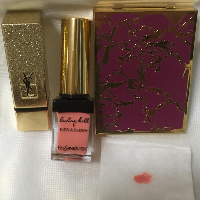 Yves Saint Laurent Beaute(イヴサンローランボーテ)のKISS&BLUSH ♦︎No16★新品未使用★イヴサンローラン コスメ/美容のベースメイク/化粧品(口紅)の商品写真