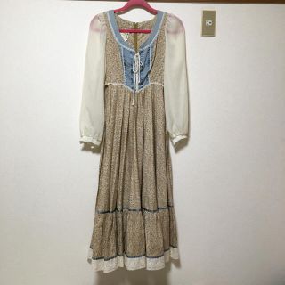 ガニーサックス(GUNNE SAX)の色味の素敵なレースアップロングワンピース(ロングワンピース/マキシワンピース)