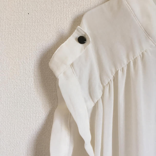 ZARA(ザラ)のザラフレンチスリーブブラウス レディースのトップス(シャツ/ブラウス(半袖/袖なし))の商品写真