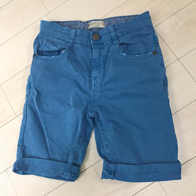 ZARA KIDS(ザラキッズ)のZARA BOYS 120 6-7才 ダメージ加工半パン キッズ/ベビー/マタニティのキッズ服男の子用(90cm~)(パンツ/スパッツ)の商品写真