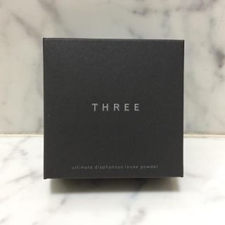 スリー(THREE)のTHREE ルースパウダー(フェイスパウダー)