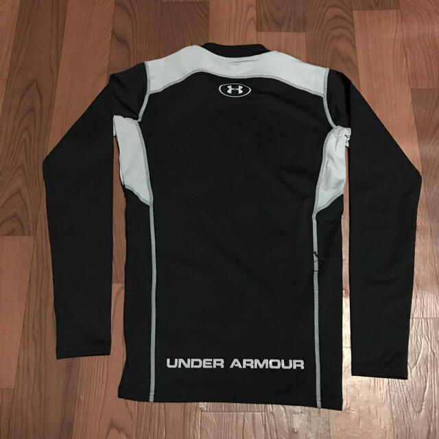 UNDER ARMOUR(アンダーアーマー)のアンダーアーマー ブラック XL 長袖 Tシャツ クールスウィッチ サッカー スポーツ/アウトドアのスポーツ/アウトドア その他(ラグビー)の商品写真