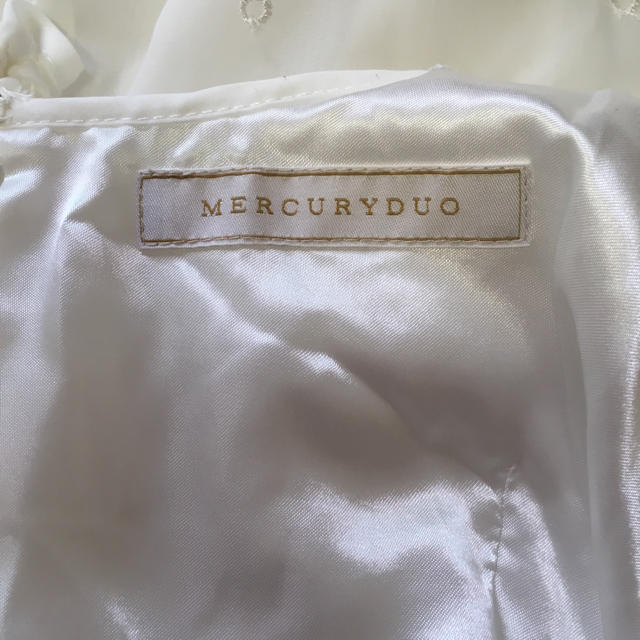 MERCURYDUO(マーキュリーデュオ)のMERCURYDUO オフショルワンピース 白 レディースのワンピース(ミニワンピース)の商品写真
