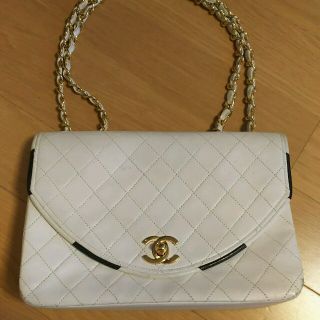 シャネル(CHANEL)のシャネルチェーンショルダー白(ショルダーバッグ)