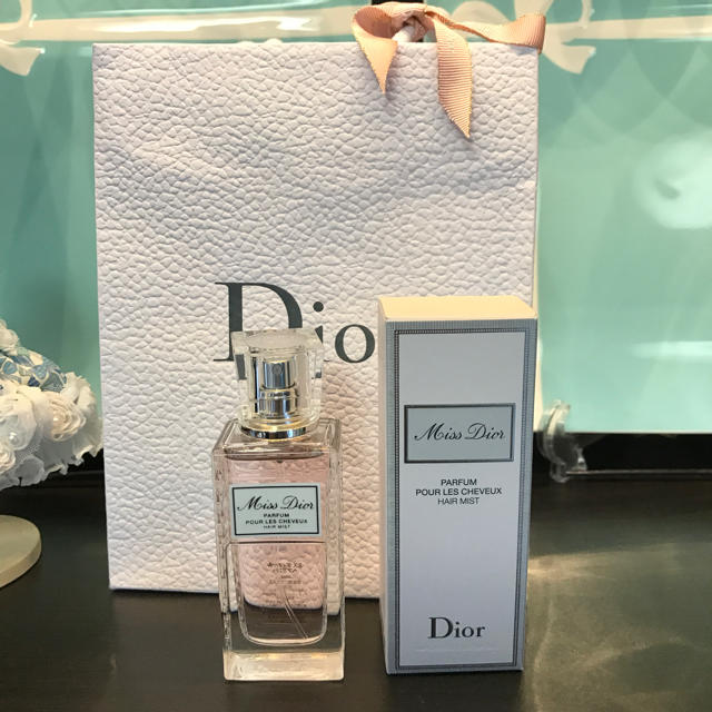 Christian Dior(クリスチャンディオール)のちょこさん♡専用21日まで ミスディオール ブルーミングブーケ コスメ/美容の香水(香水(女性用))の商品写真
