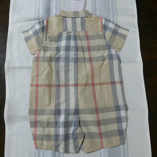 BURBERRY(バーバリー)のblanc様専用【新品】BURBERRY シャツロンパース キッズ/ベビー/マタニティのベビー服(~85cm)(ロンパース)の商品写真