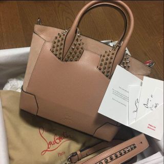 クリスチャンルブタン(Christian Louboutin)の【値下げしました】ルブタンバック ベージュ(ハンドバッグ)