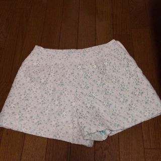 ナチュラルビューティーベーシック(NATURAL BEAUTY BASIC)のレース柄ショートパンツ(ショートパンツ)