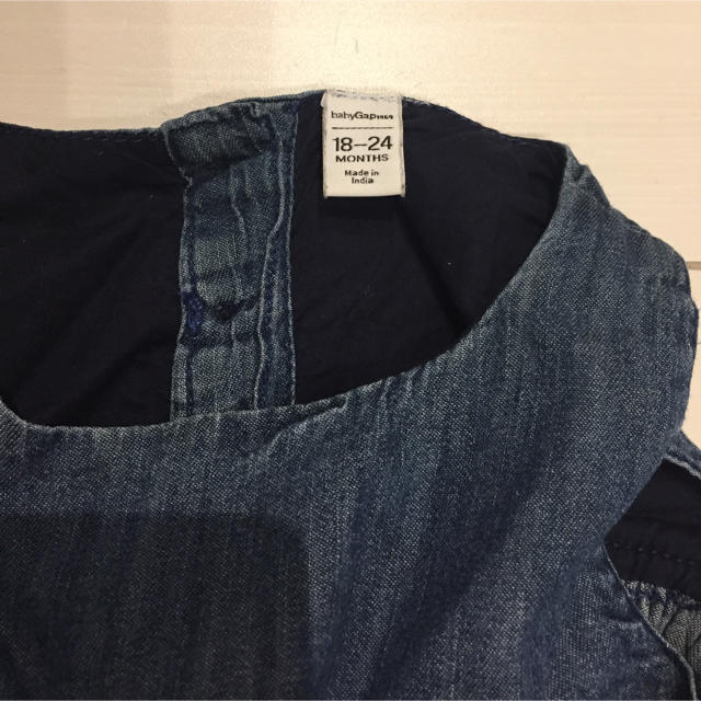 babyGAP(ベビーギャップ)のbabyGap デニムワンピース 18-24 キッズ/ベビー/マタニティのベビー服(~85cm)(ワンピース)の商品写真