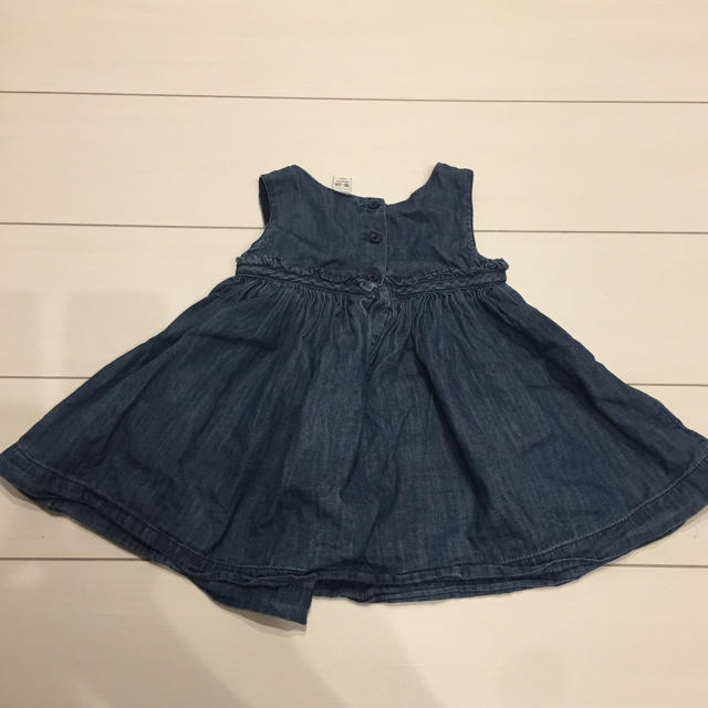 babyGAP(ベビーギャップ)のbabyGap デニムワンピース 18-24 キッズ/ベビー/マタニティのベビー服(~85cm)(ワンピース)の商品写真