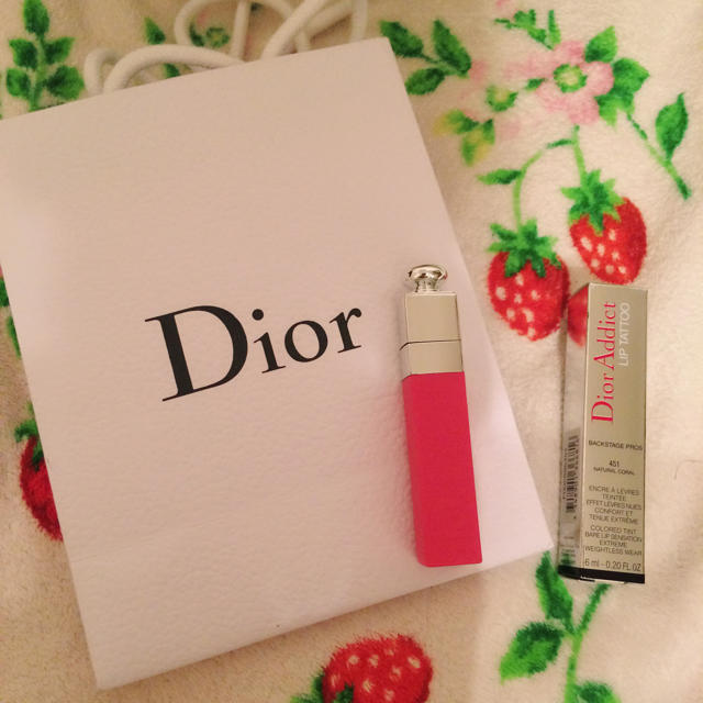 Dior(ディオール)のディオール リップタトゥー ナチュラルコーラル リップティント コスメ/美容のベースメイク/化粧品(リップグロス)の商品写真