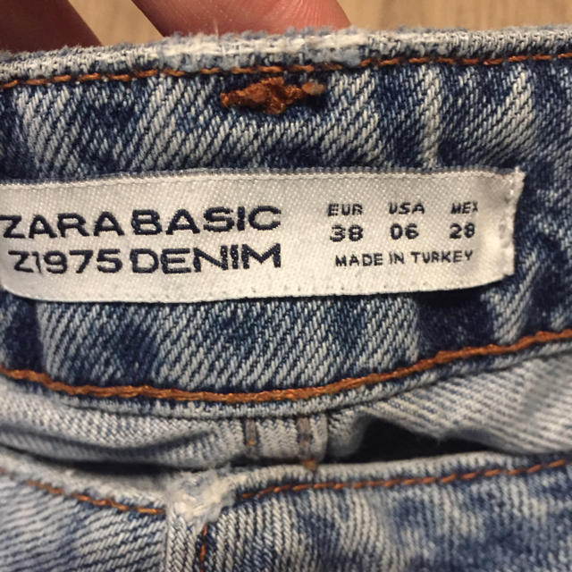 ZARA(ザラ)のZARA今期サイド刺繍デニム レディースのパンツ(デニム/ジーンズ)の商品写真