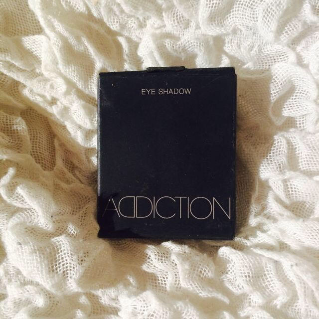 ADDICTION(アディクション)のADDICTION アイシャドー コスメ/美容のベースメイク/化粧品(その他)の商品写真