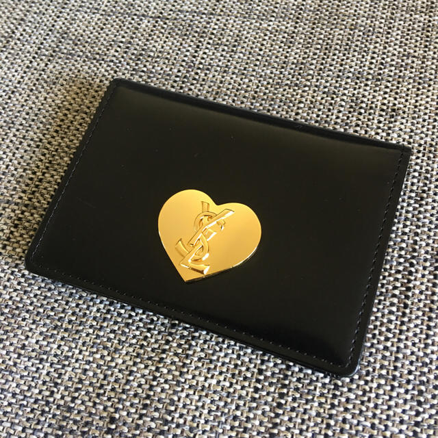 ☆未使用品☆ Yves Saint Laurent イブサンローラン　パスケース