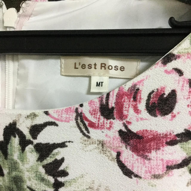 L'EST ROSE(レストローズ)のレストローズ プリントワンピース レディースのワンピース(ひざ丈ワンピース)の商品写真