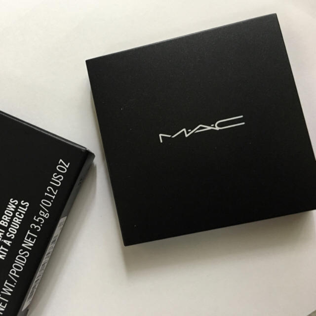 MAC(マック)のMAC グレイト ブロウ コルク 新品未使用箱付き！ コスメ/美容のベースメイク/化粧品(アイブロウペンシル)の商品写真