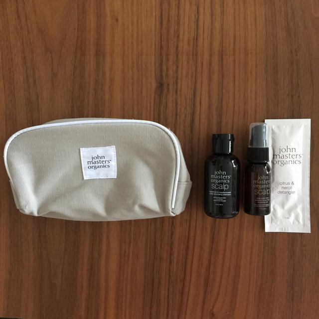 John Masters Organics(ジョンマスターオーガニック)のまるこ様専用   ジョンマスターポーチ&スキャルプケアセット レディースのファッション小物(ポーチ)の商品写真