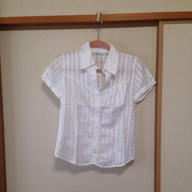 ZARA(ザラ)のZARA 白シャツ♥️ レディースのトップス(シャツ/ブラウス(半袖/袖なし))の商品写真