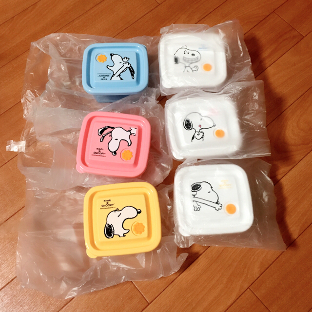 SNOOPY(スヌーピー)のミスド ミニタッパー 2点セット×3 インテリア/住まい/日用品のキッチン/食器(容器)の商品写真