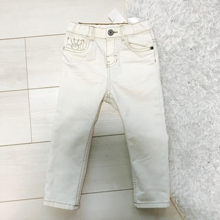 エイチアンドエム(H&M)の新品♡ホワイトパンツ(パンツ/スパッツ)