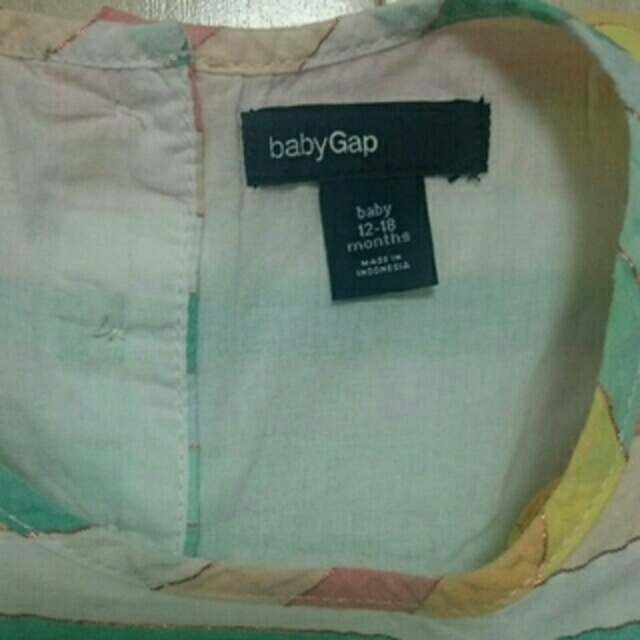 babyGAP(ベビーギャップ)のbabygap 80 パステルカラー ボーダー トップス キッズ/ベビー/マタニティのベビー服(~85cm)(シャツ/カットソー)の商品写真