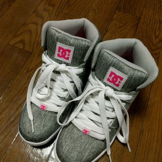 ディーシーシュー(DC SHOE)のDCピンクロゴハイカットスニーカー(スニーカー)