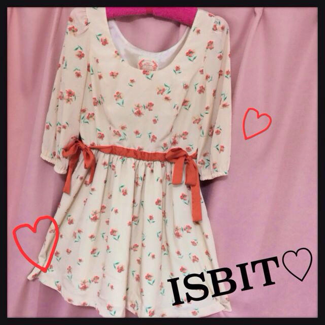 ISBIT(アイズビット)の花柄♡リボン♡ワンピ 定価1万 レディースのワンピース(ミニワンピース)の商品写真