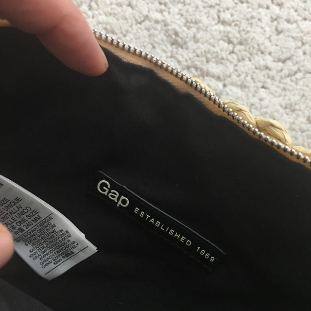 GAP(ギャップ)のGAP クラッチバッグ 新品未使用  レディースのバッグ(クラッチバッグ)の商品写真