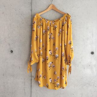 フォーエバートゥエンティーワン(FOREVER 21)のforever花柄トップス◎美品(シャツ/ブラウス(長袖/七分))