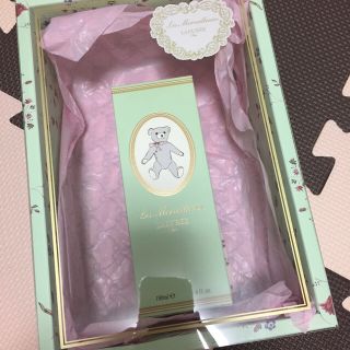 レメルヴェイユーズラデュレ(Les Merveilleuses LADUREE)のラドュレ 新品未使用 ローション　箱つき(乳液/ミルク)