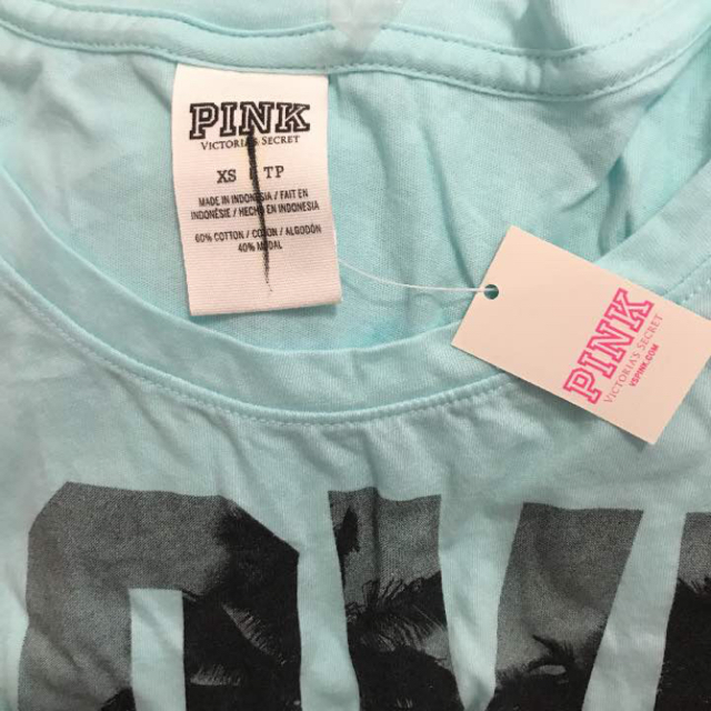 Victoria's Secret(ヴィクトリアズシークレット)のSALE♪レア LOVE PINK パームツリーロゴ ブルーTシャツ レディースのトップス(Tシャツ(半袖/袖なし))の商品写真