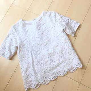 ジーユー(GU)の完売商品！！GU レーストップス(カットソー(半袖/袖なし))