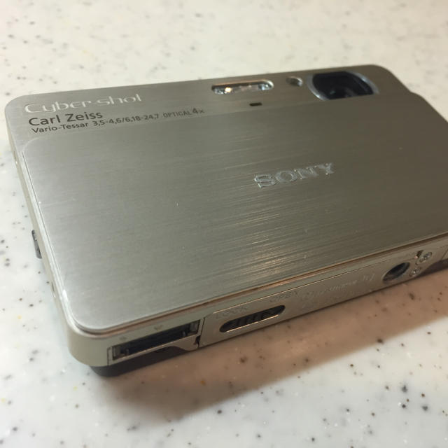 【美品】SONY Cyber-shot DSC-T700 スマホ/家電/カメラのカメラ(コンパクトデジタルカメラ)の商品写真