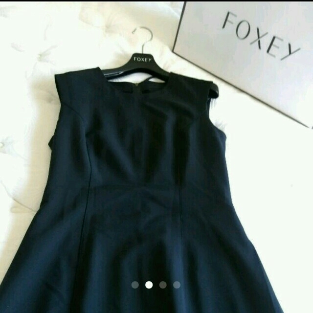 FOXEY(フォクシー)のママさまご予約済み♡美品フォクシーワンピース レディースのワンピース(ひざ丈ワンピース)の商品写真