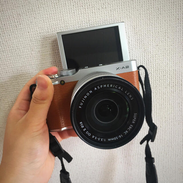 富士フイルム(フジフイルム)のFUJIFILM ミラーレス一眼 X-A2 スマホ/家電/カメラのカメラ(ミラーレス一眼)の商品写真