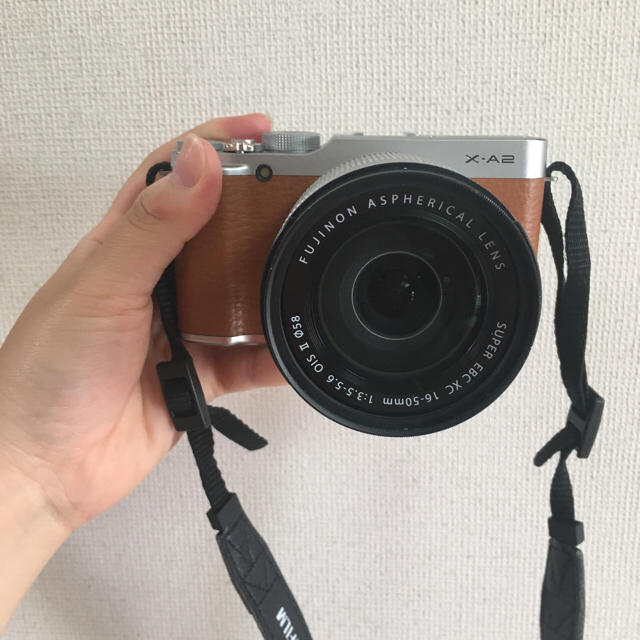富士フイルム(フジフイルム)のFUJIFILM ミラーレス一眼 X-A2 スマホ/家電/カメラのカメラ(ミラーレス一眼)の商品写真