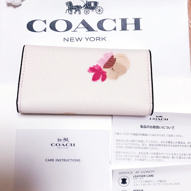COACH(コーチ)の限定☆花柄☆COACH（コーチ） 6連キーケース レディースのファッション小物(キーケース)の商品写真