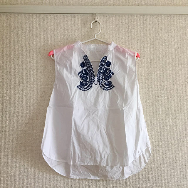 RETRO GIRL(レトロガール)のエスニック刺繍 ノースリーブ レディースのトップス(シャツ/ブラウス(半袖/袖なし))の商品写真