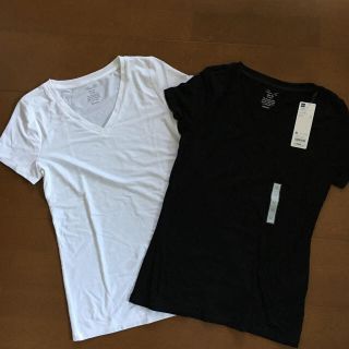 ジーユー(GU)のyu様 専用  新品 VネックTシャツ 2枚セット(Tシャツ(半袖/袖なし))