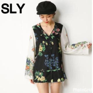 スライ(SLY)のSLY★NIGHT FLOWER TUNIC  花柄ブラウス (シャツ/ブラウス(長袖/七分))