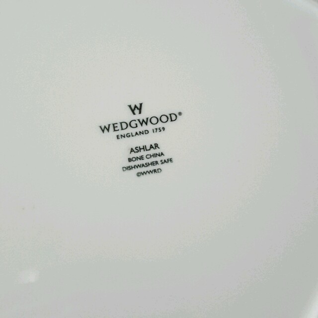 WEDGWOOD(ウェッジウッド)のｳｴｯｼﾞｳｯﾄﾞ　大皿　新品未使用 インテリア/住まい/日用品のキッチン/食器(食器)の商品写真