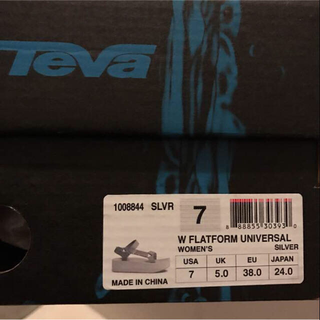 Teva(テバ)のTeva 厚底 ホワイト シルバー レディースの靴/シューズ(サンダル)の商品写真