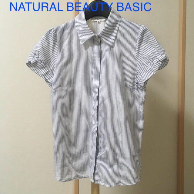 N.Natural beauty basic(エヌナチュラルビューティーベーシック)のNATURAL BEAUTY BASIC  半袖シャツ レディースのトップス(シャツ/ブラウス(半袖/袖なし))の商品写真